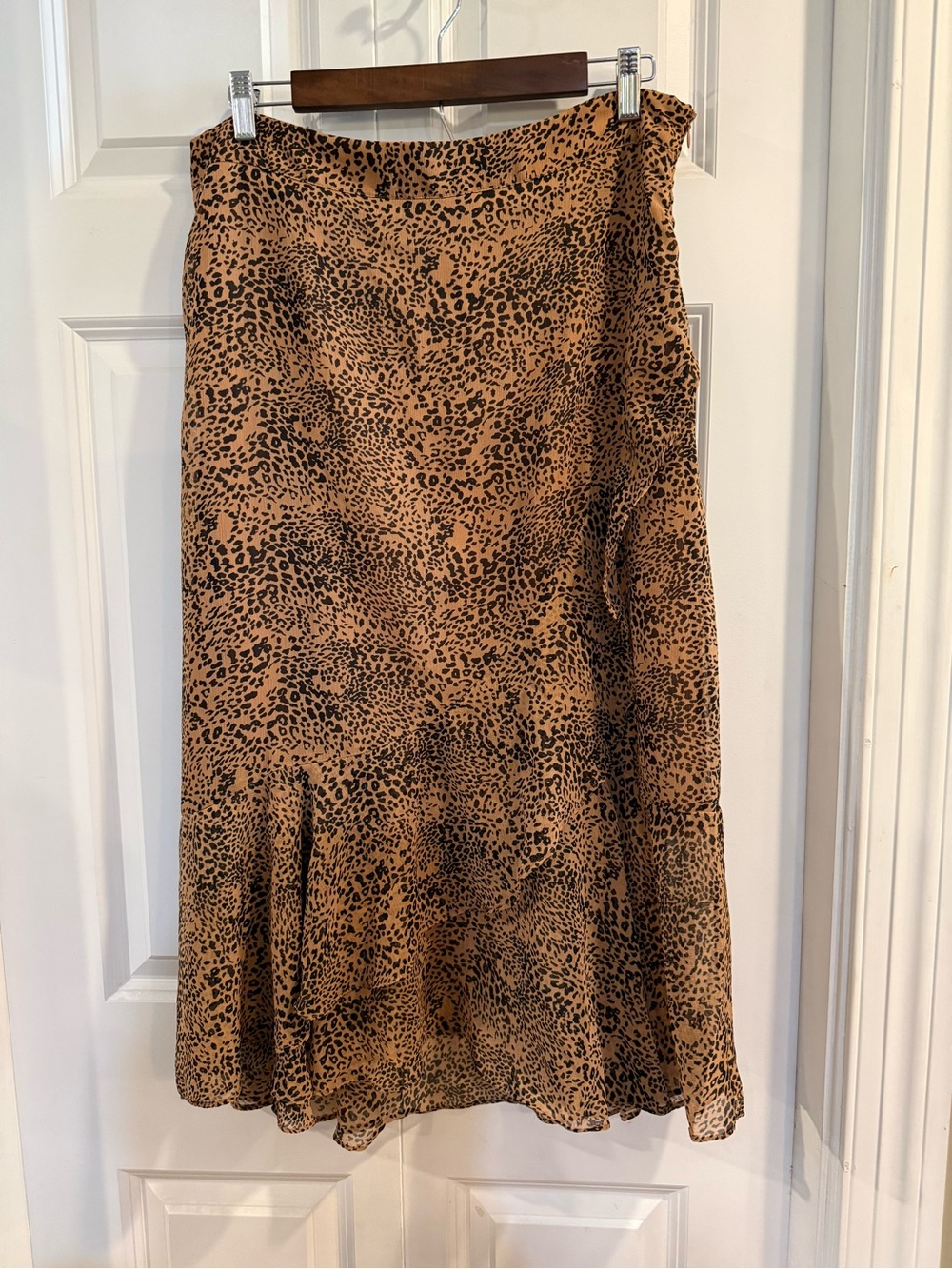 Leopard-Print A-Line Midi Skirt in Tan and Black